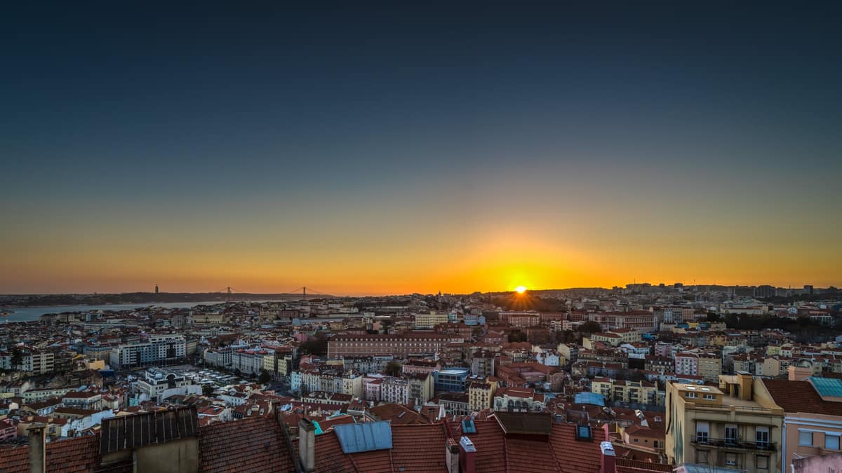 Lua de mel na Europa: Lisboa ou Paris para quem não quer só museus