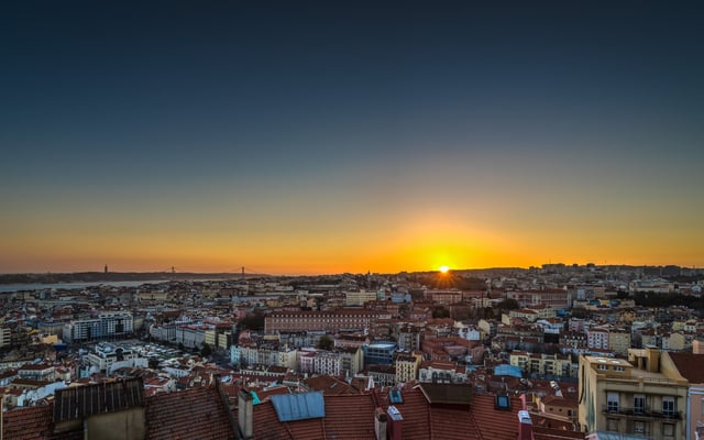 Lua de mel na Europa: Lisboa ou Paris para quem não quer só museus